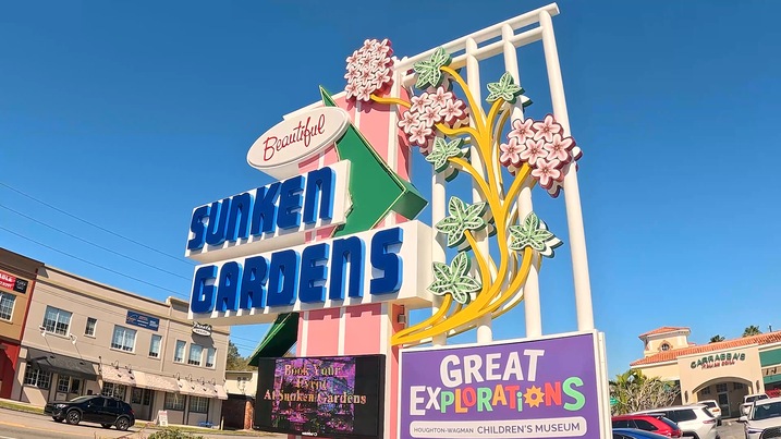 Historic Sunken Gardens Welcome Sign